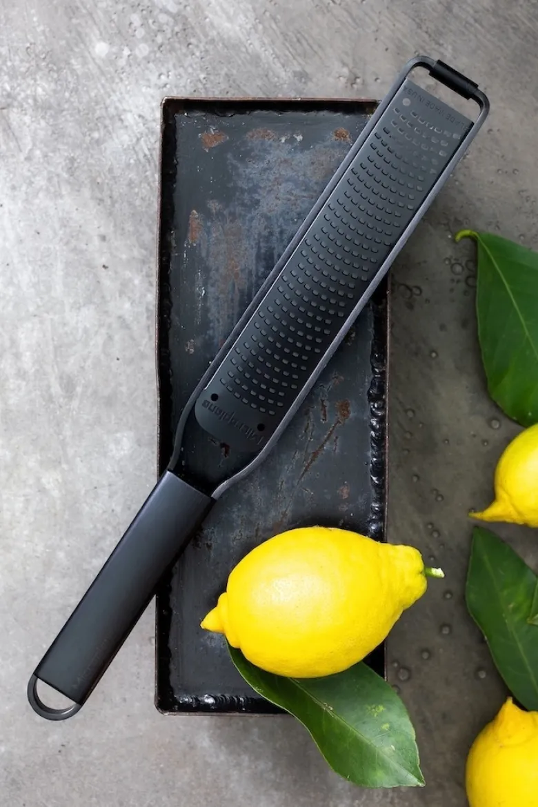Microplane Black sheep raastin musta, kapea
