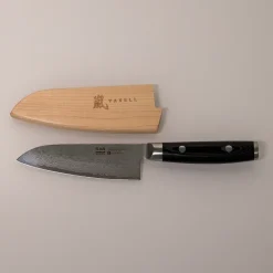 Yaxell puinen teräsuoja 16,5cm Santoku kokkiveitselle