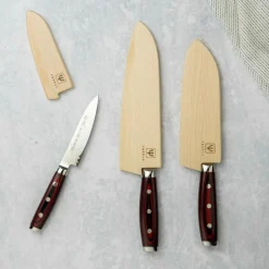 Yaxell puinen teräsuoja 16,5cm Santoku kokkiveitselle